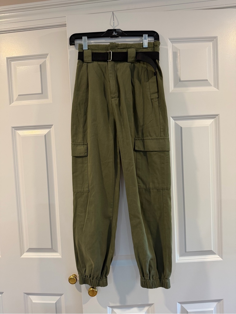stradivarius Olive Green Cargo Pants with Black Belt
